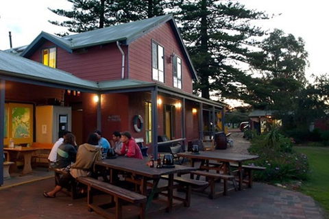 Dunsborough YHA - Sydney 4u 1
