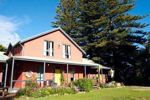 Dunsborough YHA - Sydney 4u 8