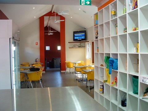 Margaret River Backpackers YHA - Sydney 4u 5