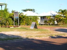 Gee-Dees Family Cabins - Accommodation Sydney 1