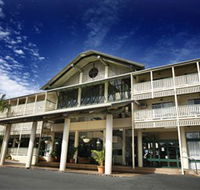 Club Croc Hotel Airlie Beach - Sydney 4u