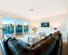The Waterfront House - Accommodation Sydney 2
