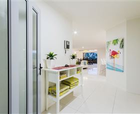 Laguna Bay At Vogue Holiday Homes - Accommodation Sydney 2