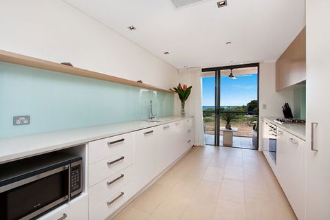 Akuna Waterfront - Sydney 4u 9