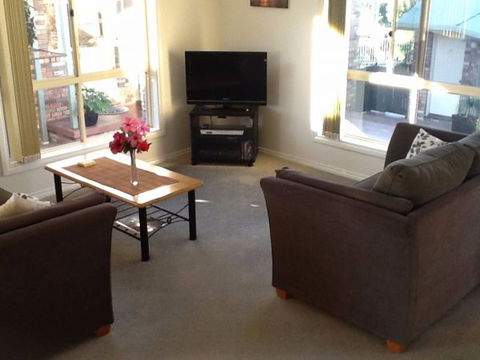 Captain's Quarters Bermagui - Accommodation Sydney 4