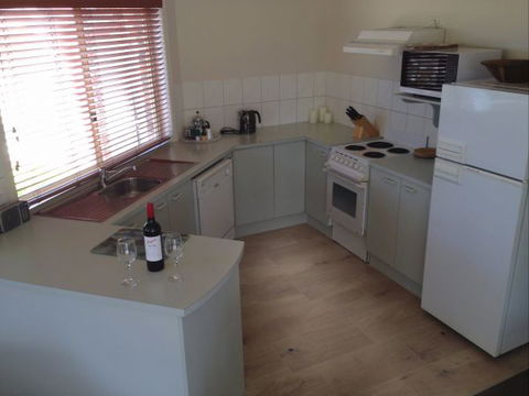 Captain's Quarters Bermagui - Accommodation Sydney 8