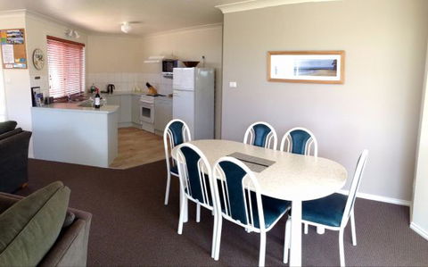 Captain's Quarters Bermagui - Accommodation Sydney 9