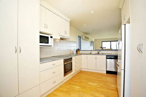 Unwind At Coast On Newell - Accommodation Sydney 16