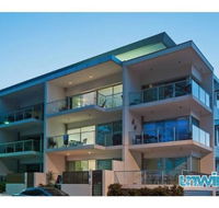 Unwind at 29 Breeze Penthouse - Sydney 4u