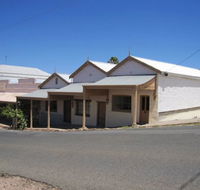 Carmines Antiques and Accommodation - Sydney 4u