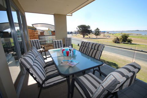 LJ Hooker Goolwa Holiday Rentals - 42 Underwood Avenue, Goolwa Beach - Accommodation Sydney 1