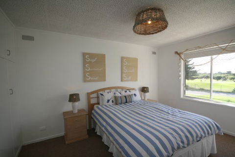 LJ Hooker Goolwa Holiday Rentals - 42 Underwood Avenue, Goolwa Beach - Accommodation Sydney 9