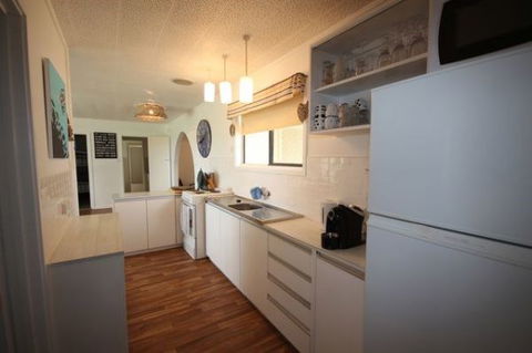 LJ Hooker Goolwa Holiday Rentals - 42 Underwood Avenue, Goolwa Beach - Accommodation Sydney 11
