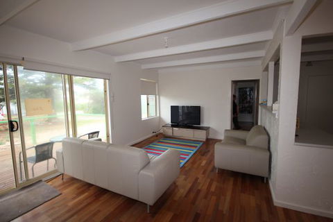 LJ Hooker Goolwa Holiday Rentals - 42 Underwood Avenue, Goolwa Beach - Accommodation Sydney 12