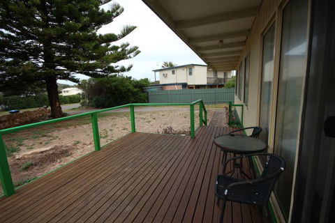 LJ Hooker Goolwa Holiday Rentals - 42 Underwood Avenue, Goolwa Beach - Accommodation Sydney 15