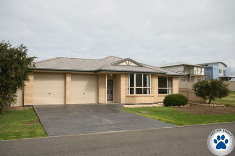 LJ Hooker Goolwa Holiday Rentals - 42 Underwood Avenue, Goolwa Beach - Accommodation Sydney 20