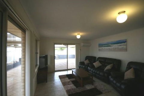 LJ Hooker Goolwa Holiday Rentals - 42 Underwood Avenue, Goolwa Beach - Accommodation Sydney 22
