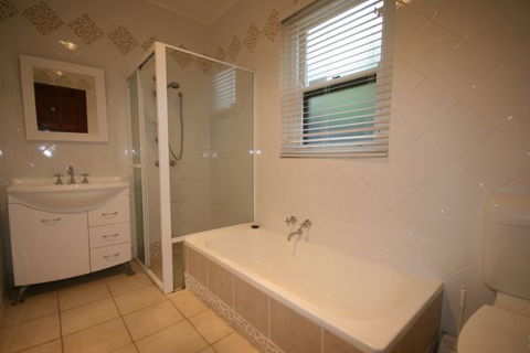 LJ Hooker Goolwa Holiday Rentals - 42 Underwood Avenue, Goolwa Beach - Accommodation Sydney 26