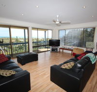 LJ Hooker Goolwa Holiday Rentals - 39 Bradford Road Goolwa Beach - Accommodation Sydney