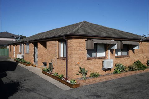 Waratah Beach Breaks - Sydney 4u 6