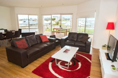 Ocean Sounds - Accommodation Sydney 5