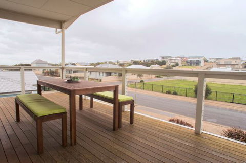 Ocean Sounds - Accommodation Sydney 9