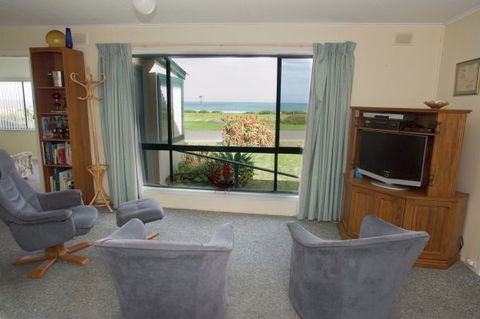 Beach Point - Accommodation Sydney 0