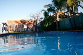 Best Western Burke And Wills Motor Inn - Sydney 4u 5