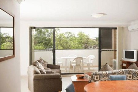 Pacific International Apts Bankstown - Sydney 4u 1