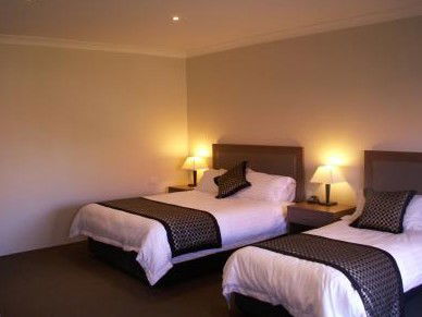 Parkes Int Motor Inn - Sydney 4u 0