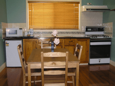 Charles Rasp Motor Inn And Cottages - Accommodation Sydney 4