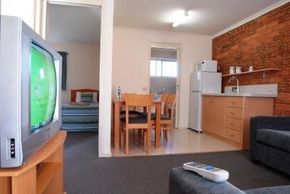 Tea House Motor Inn - Accommodation Sydney 2