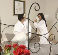 Wine  Roses Bed  Breakfast - Sydney 4u