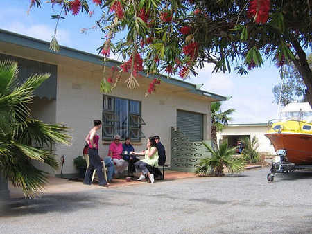 Tumby Bayside Holiday Units - Sydney 4u 2