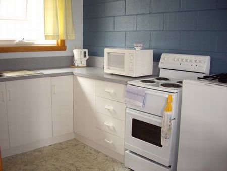 Castaway Holiday Apartments - Accommodation Sydney 1