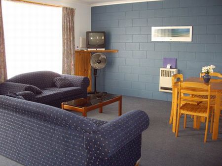 Castaway Holiday Apartments - Accommodation Sydney 4