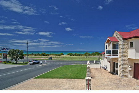 Lighthouse Keepers Inn - Sydney 4u 3