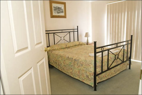 Tower Hotel - Sydney Resort 7