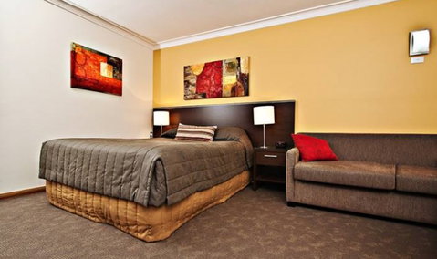 Governor Macquarie Motor Inn - Accommodation Sydney 3