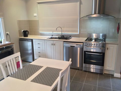 High Peaks Cottages - Accommodation Sydney 2