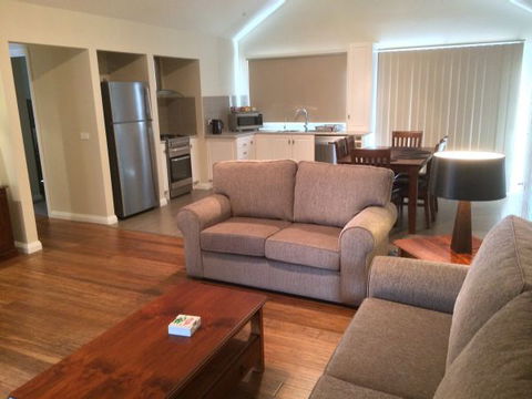 High Peaks Cottages - Accommodation Sydney 4