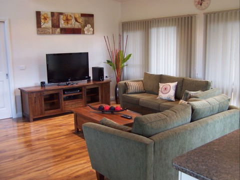 High Peaks Cottages - Accommodation Sydney 5