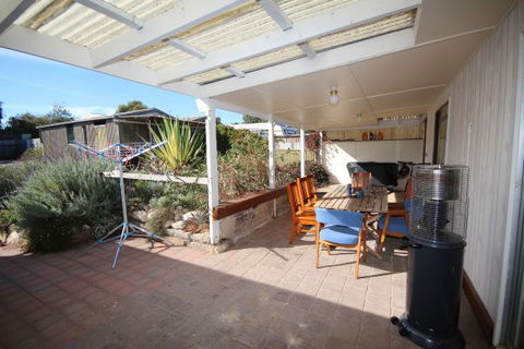 LJ Hooker Goolwa Holiday Rentals - 12 Willmett Road, Goolwa Beach - Accommodation Sydney 3