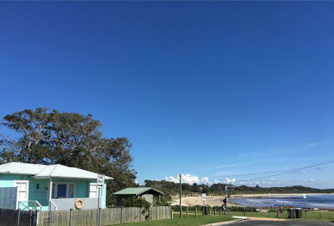 Aurora Beachfront Cottage - Sydney 4u 6