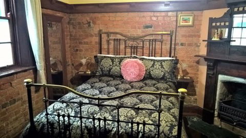 Crown And Anchor Inn - Sydney 4u 1