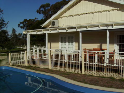 Daisyburn Homestead - Sydney 4u 3