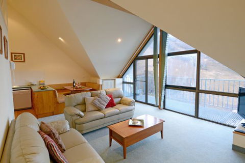 Falls Creek Country Club - Sydney 4u 4