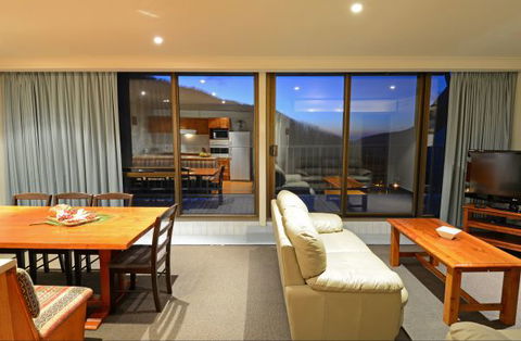 Falls Creek Country Club - Sydney 4u 6