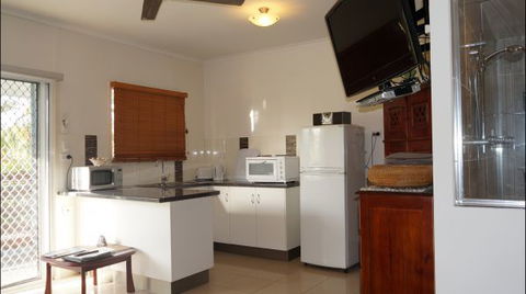 La Solana Holiday Apartments  - Mackay - Sydney 4u 5