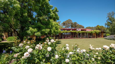 Mulberry Lodge Country Retreat - Accommodation Sydney 0